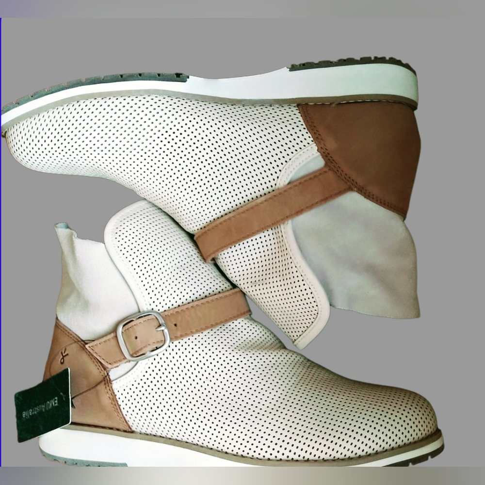 Emu Australia Lorne Women's Bootie Natural Size 8 - 81/2 NIB (run a bit …